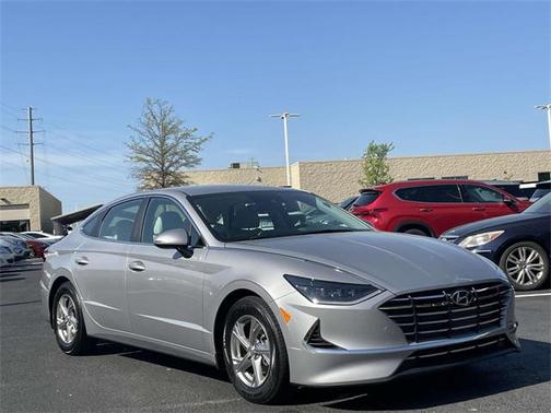 2023 Hyundai SONATA SE