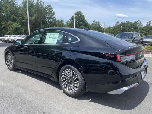 Abyss Black 2026 Hyundai SONATA Hybrid SE