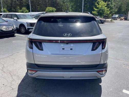 Shimmering Silver 2025 Hyundai TUCSON Limited
