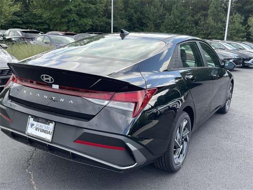 2025 Hyundai ELANTRA Sport