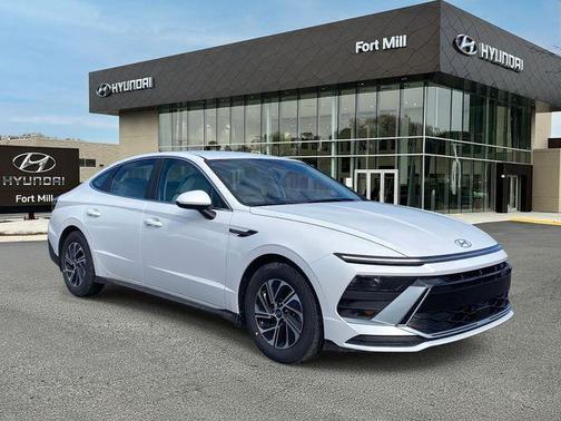 2026 Hyundai SONATA Hybrid Base