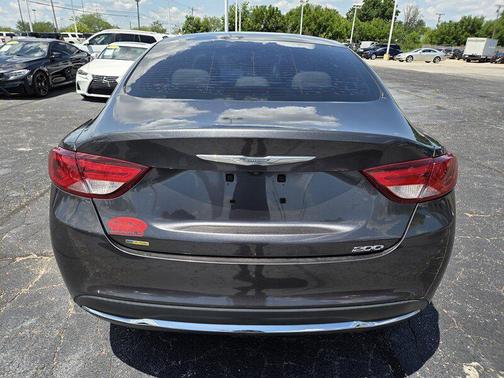 2016 Chrysler 200 Limited