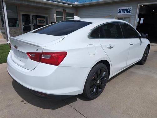 2017 Chevrolet Malibu 1LT