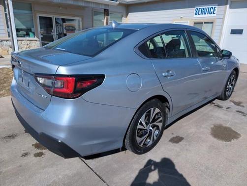 2022 Subaru Legacy Base