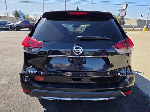 2017 Nissan Rogue SL