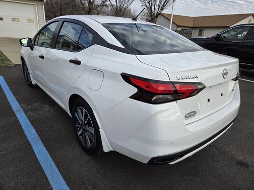 2024 Nissan Versa 1.6 S