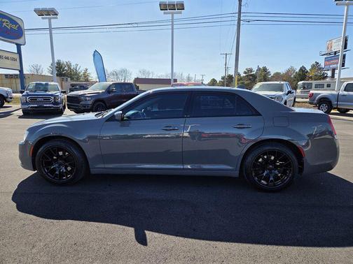 2017 Chrysler 300 Limited