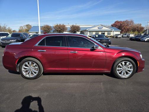 2016 Chrysler 300 S