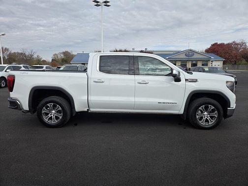 2025 GMC Sierra 1500 SLT