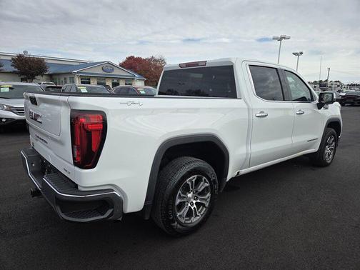 2025 GMC Sierra 1500 SLT