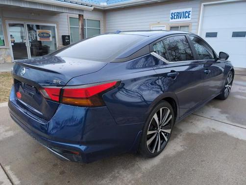 2022 Nissan Altima 2.5 SR