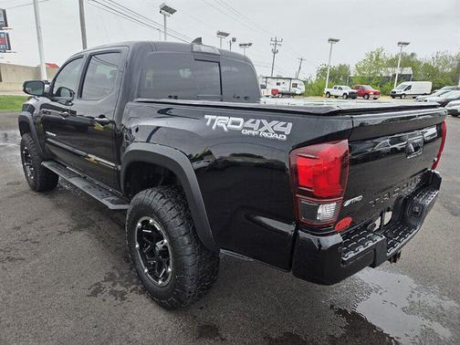 Midnight Black Metallic 2018 Toyota Tacoma TRD Pro