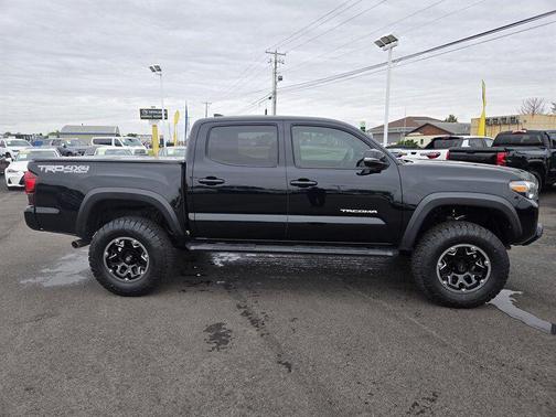 Midnight Black Metallic 2018 Toyota Tacoma TRD Pro