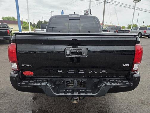 Midnight Black Metallic 2018 Toyota Tacoma TRD Pro