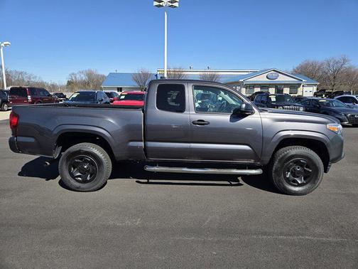 2022 Toyota Tacoma SR