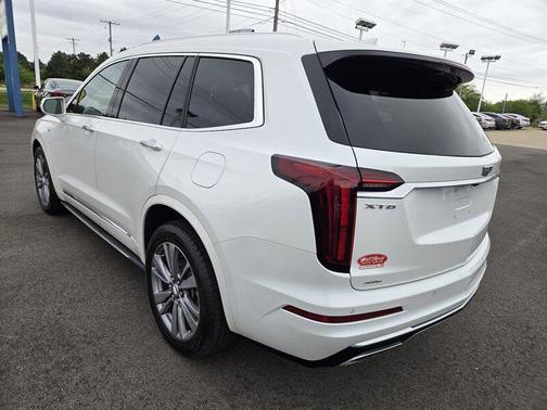 Crystal White Tricoat 2020 Cadillac XT6 Premium Luxury