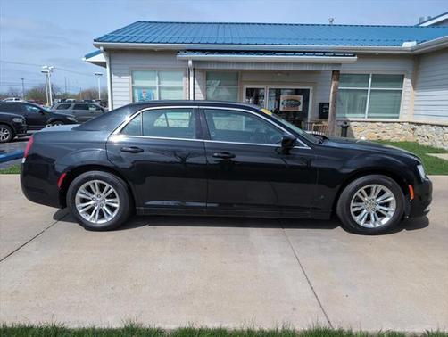 2017 Chrysler 300 S