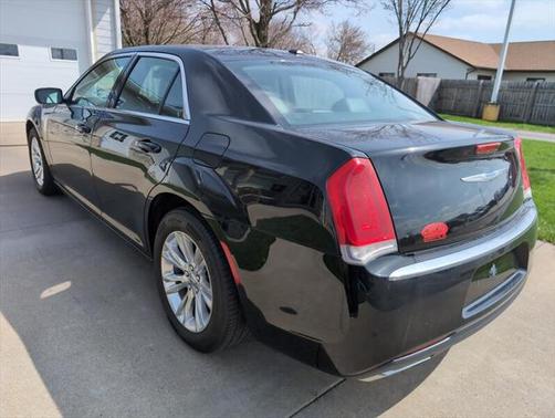 2017 Chrysler 300 S
