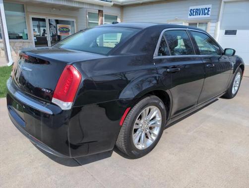 2017 Chrysler 300 S