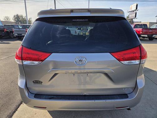 2011 Toyota Sienna LE