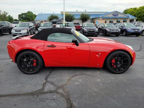 Aggressive 2006 Pontiac Solstice Base