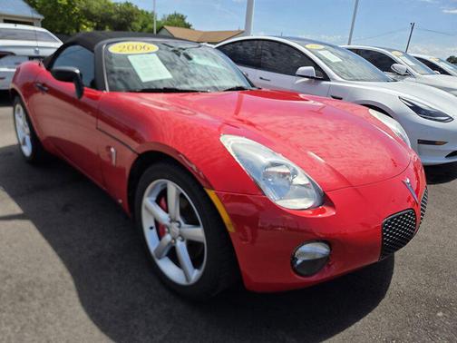 Aggressive 2006 Pontiac Solstice Base