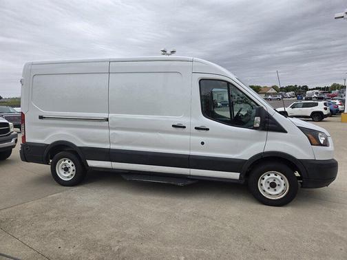 Oxford White 2019 Ford Transit-150 Base