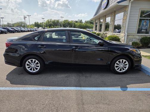 Aurora Black Pearl 2020 Kia Forte FE