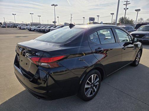 2021 Nissan Versa 1.6 SV