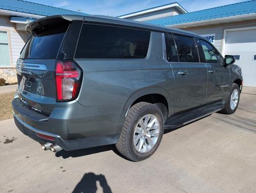 2023 Chevrolet Suburban Premier