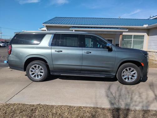 2023 Chevrolet Suburban Premier