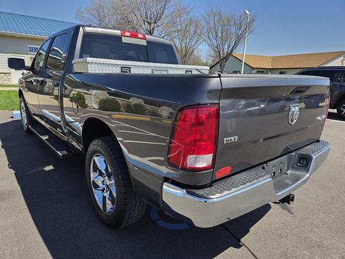 Granite Crystal Metallic Clear Coat 2018 RAM 1500 SLT