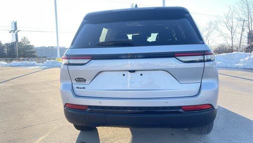 2024 Jeep Grand Cherokee Altitude