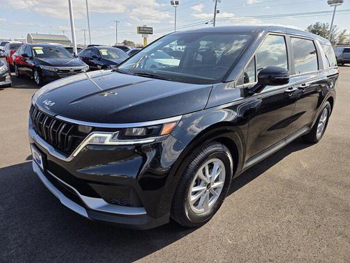 2024 Kia Carnival LX