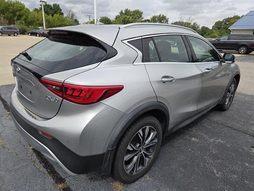 2018 INFINITI QX30 Premium