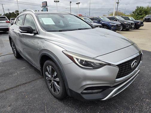 2018 INFINITI QX30 Premium