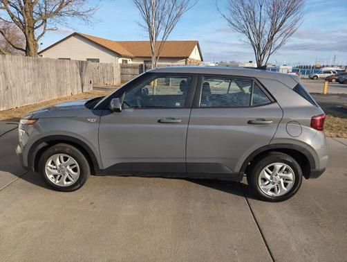 2021 Hyundai VENUE SE