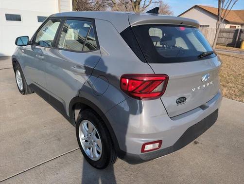 2021 Hyundai VENUE SE