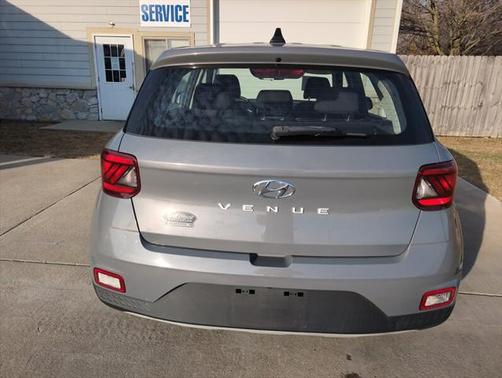 2021 Hyundai VENUE SE