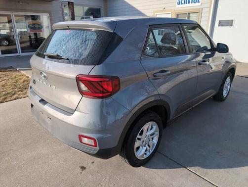 2021 Hyundai VENUE SE