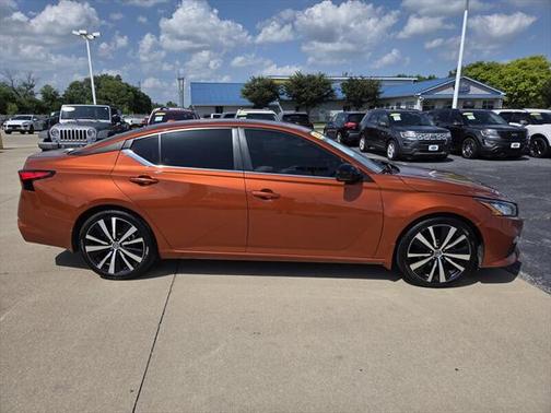 2022 Nissan Altima 2.0 SR