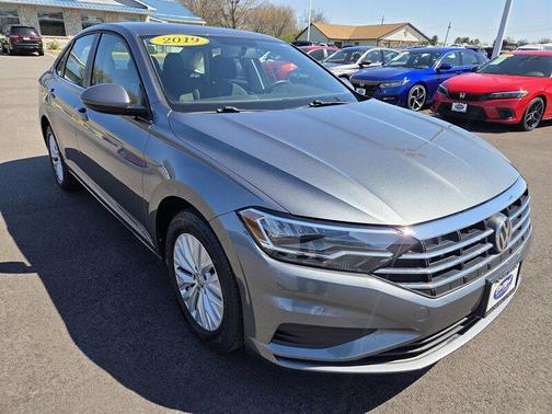 Platinum Gray Metallic 2019 Volkswagen Jetta 1.4T S