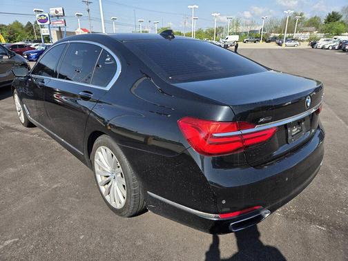 Ruby Black Metallic 2018 BMW 740 740i xDrive