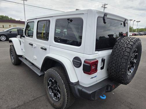 Bright White Clear Coat 2023 Jeep Wrangler 4xe Rubicon