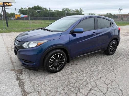Deep Ocean Pearl 2017 Honda HR-V LX