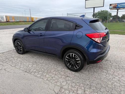 Deep Ocean Pearl 2017 Honda HR-V LX