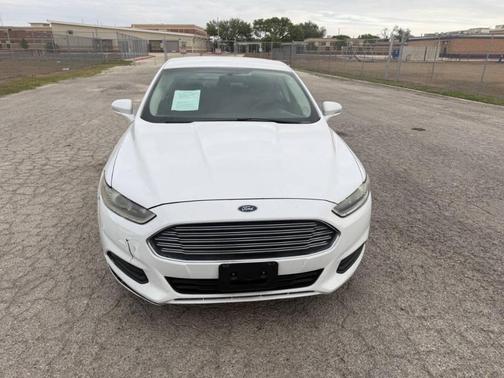 White Platinum Tri-Coat Metallic 2014 Ford Fusion SE