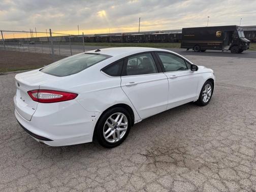 White Platinum Tri-Coat Metallic 2014 Ford Fusion SE