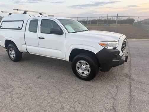 2016 Toyota Tacoma SR