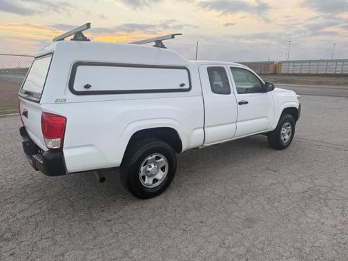 2016 Toyota Tacoma SR